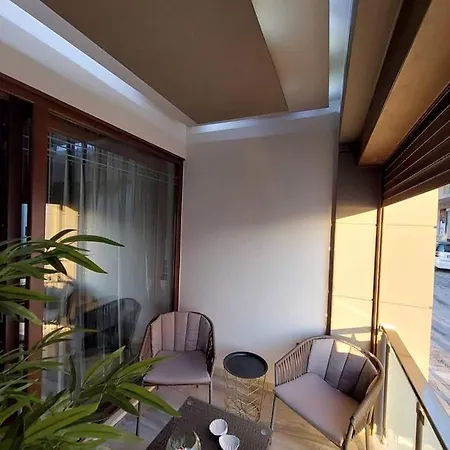 Rika's Luxury Seaside Apartment *